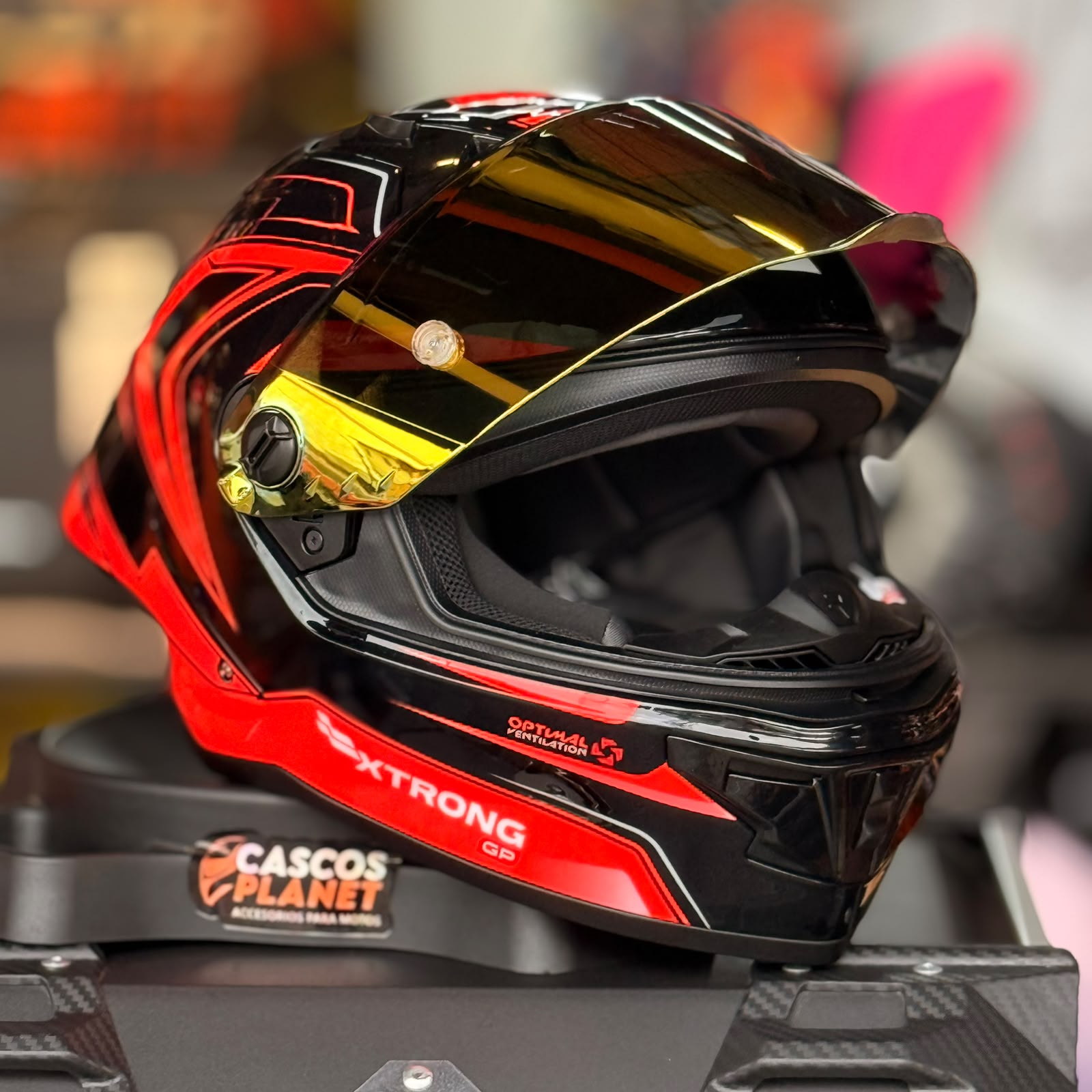 Casco Integral Xtrong R1 Totally Negro Rojo Brillo - Imagen 3